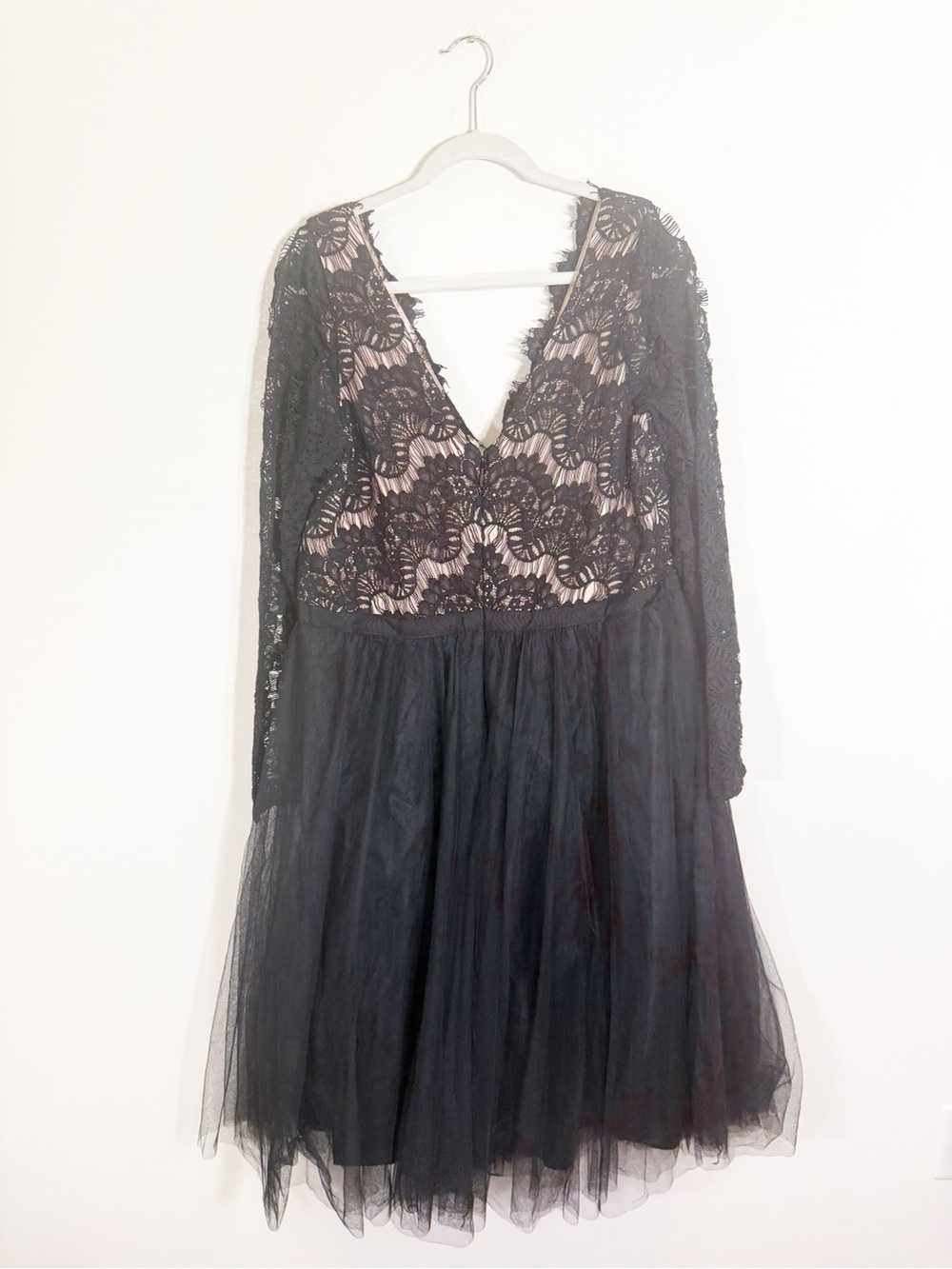 NWT City Chic Rare Beauty Black Lace Midi Dress Size 18 - Picture 5 of 9